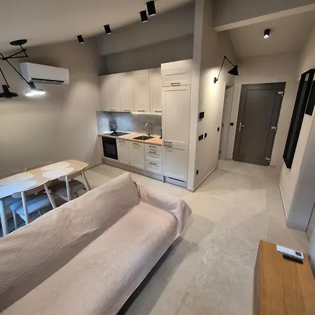 Old Town Premium شقة